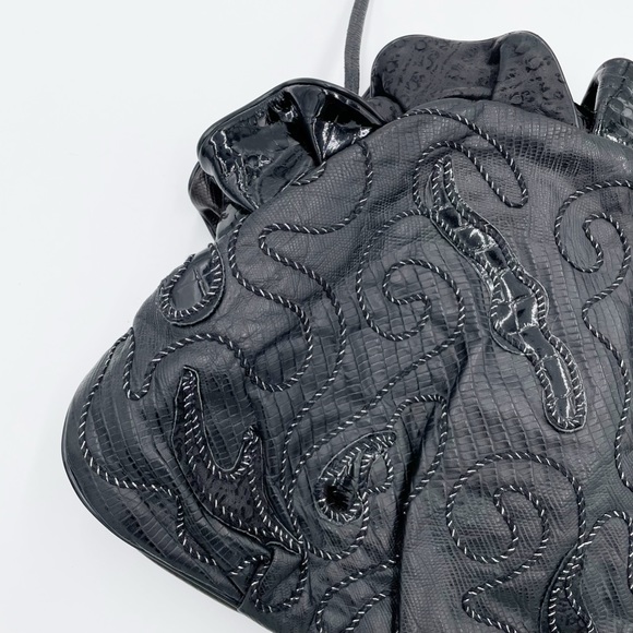 Vintage 80s Miriam Black Leather Ruffle Trim Textured Beaded Clam Shell Purse - Picture 5 of 10